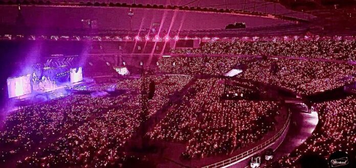 Konser Blackpink di GBK berubah jadi lautan pink