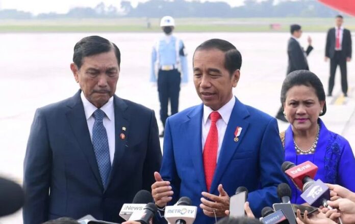 Presiden Jokowi saat tiba di Bandara Halim Perdana Kusuma Jakarta Timur