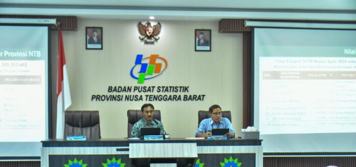 Suasana konfremsi pers BPS Provinsi NTB)