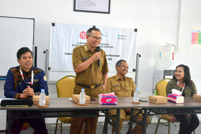 Kepala Dinas Tenaga Kerja Dan Transmigrasi Provinsi NTB menutup kegiatan Program Bantuan Pelatihan Lembaga Pelatihan Kerja Swasta (LPKS)